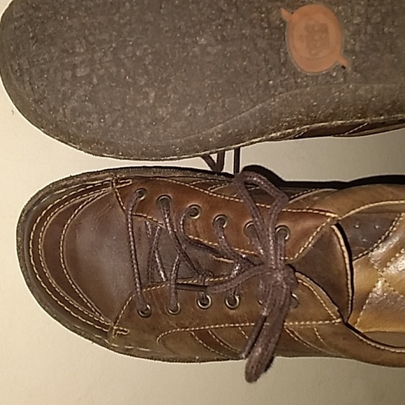 "Born" Leather Sneakers (Great shape!) - Picture 9 of 10